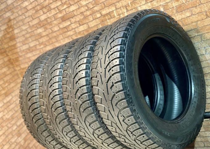 Nokian Tyres Hakkapeliitta 5 SUV 215/70 R16