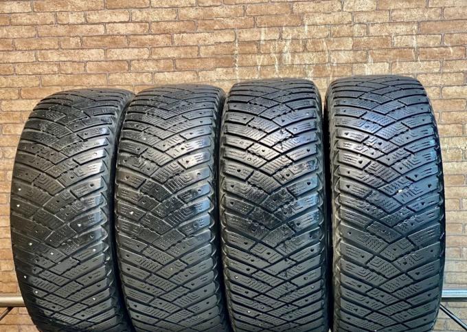 Goodyear Ultragrip Ice Arctic 205/55 R16