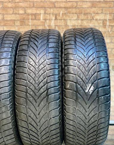 Goodyear UltraGrip Ice 2 215/60 R16