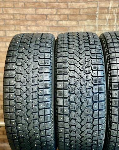 Yokohama Ice Guard F700S 205/55 R16