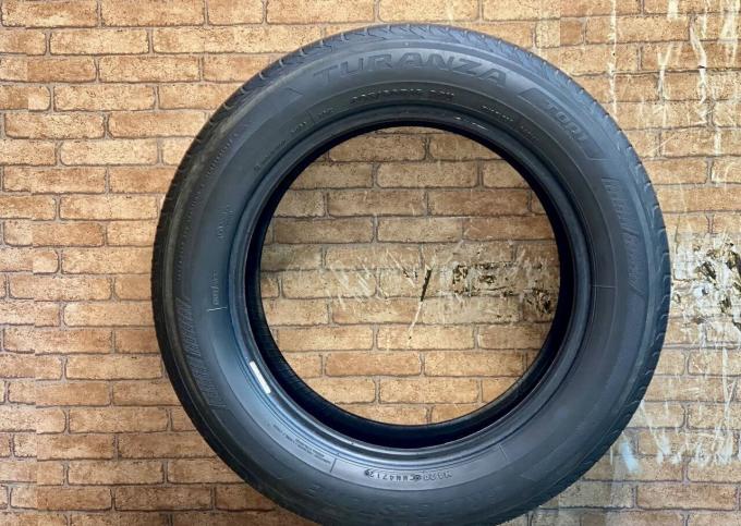 Bridgestone Turanza T001 205/60 R16