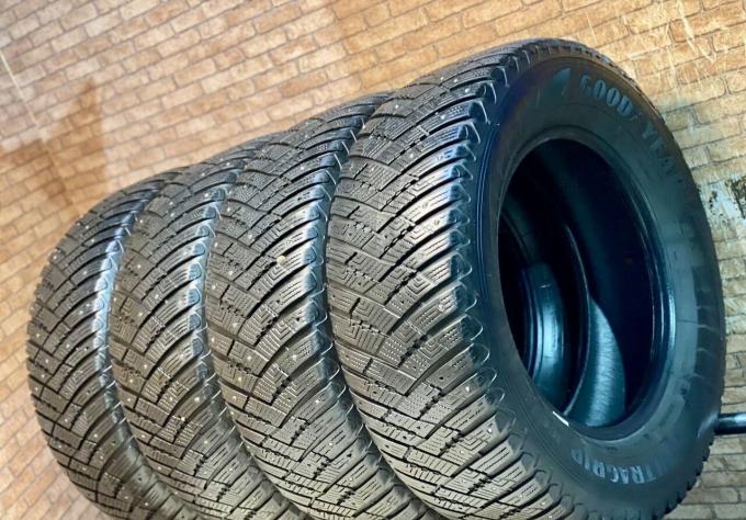 Goodyear UltraGrip Ice Arctic SUV 285/60 R18