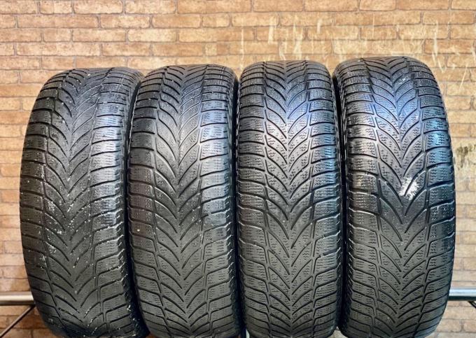 Goodyear UltraGrip Ice 2 215/60 R16