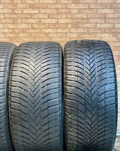 Bridgestone Blizzak LM-005 285/45 R20