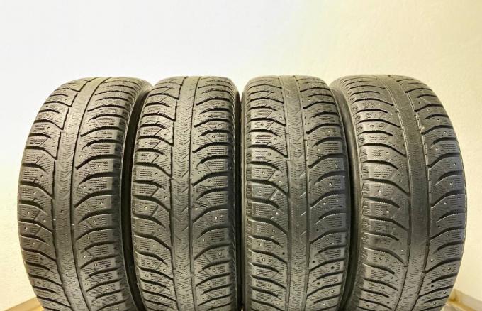 Bridgestone Ice Cruiser 7000 235/65 R17