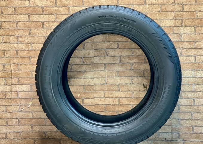 Nokian Tyres Hakkapeliitta R SUV 225/60 R17