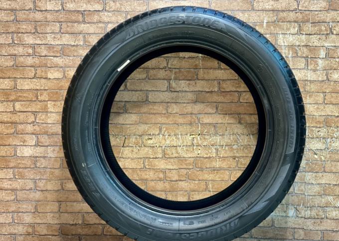 Bridgestone Blizzak LM-001 245/50 R19