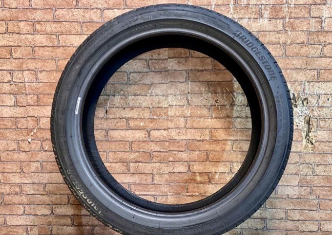 Bridgestone Turanza T005 225/40 R18