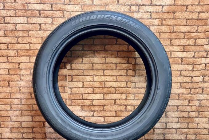 Bridgestone Dueler H/P Sport 255/45 R20