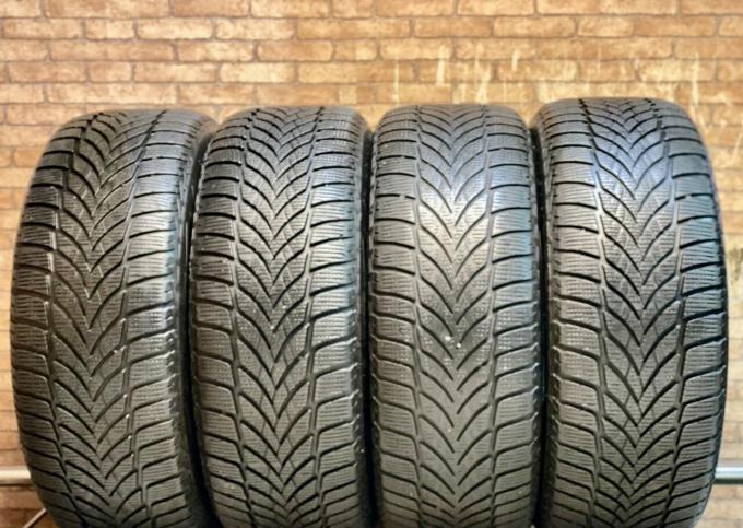 Goodyear UltraGrip Ice 2 215/55 R17