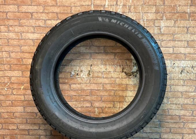 Michelin X-Ice North 4 215/60 R17