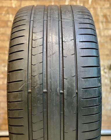 Pirelli P Zero PZ4 275/30 R21