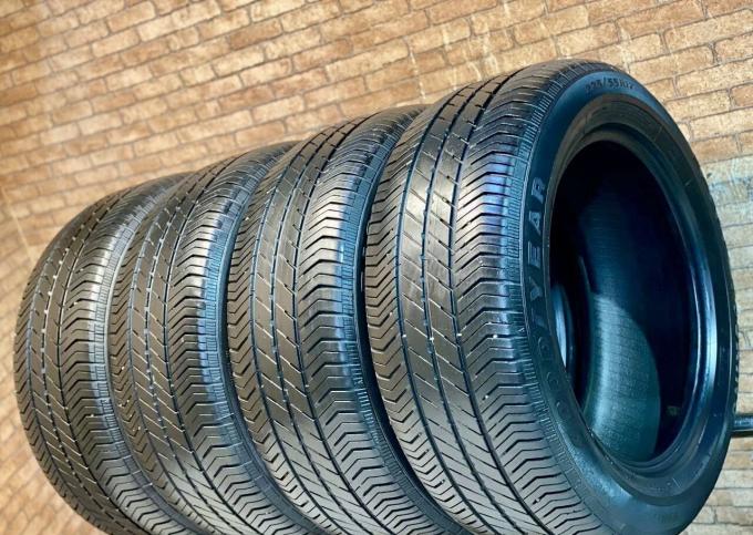 Goodyear Eagle Touring 225/55 R17