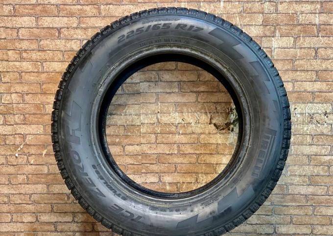 Pirelli Ice Zero FR SUV 225/65 R17