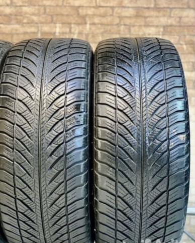 Goodyear UltraGrip 8 245/45 R19