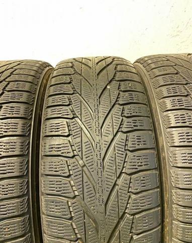 Nokian Tyres Hakkapeliitta R2 SUV 235/65 R17