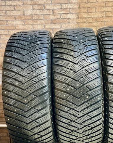 Goodyear UltraGrip Ice Arctic SUV 285/60 R18