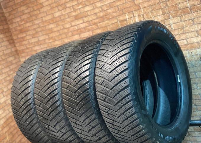 Goodyear UltraGrip Ice Arctic SUV 225/60 R17