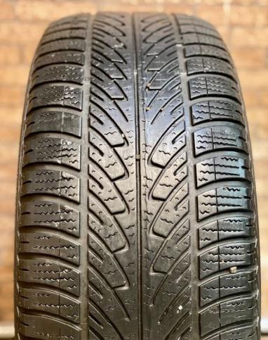 Goodyear UltraGrip 8 Performance 215/55 R16