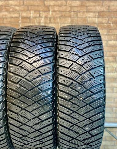 Goodyear Ultragrip Ice Arctic 215/65 R16