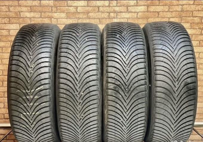 Michelin Alpin 5 215/65 R17