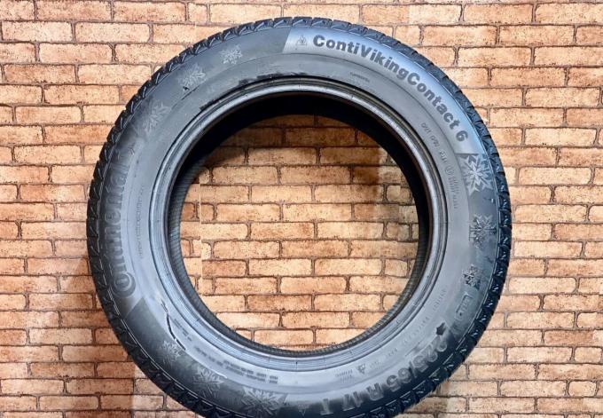 Continental ContiVikingContact 6 225/65 R17