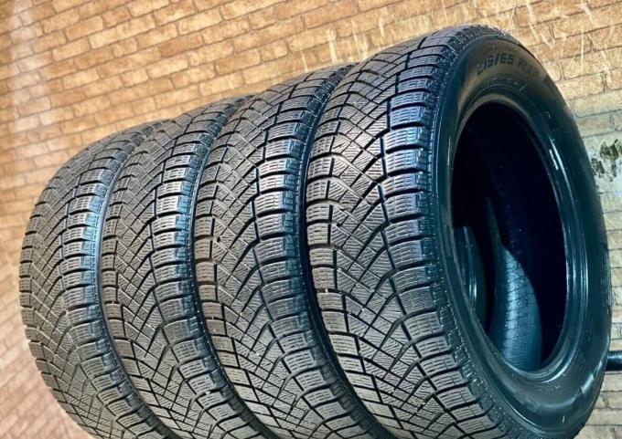 Pirelli Ice Zero FR SUV 215/65 R17