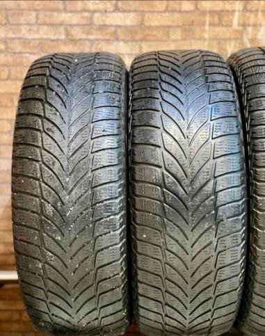 Goodyear UltraGrip Ice 2+ 215/60 R16