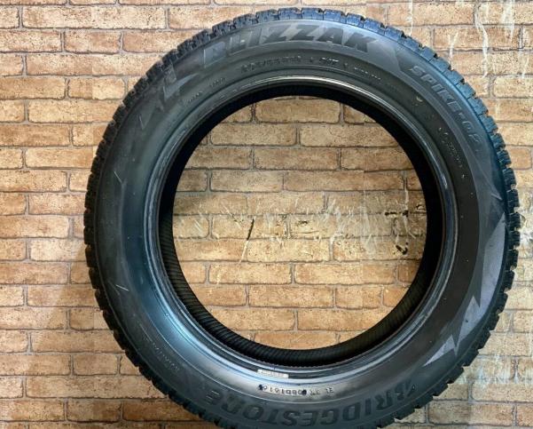 Bridgestone Blizzak Spike-02 205/55 R16