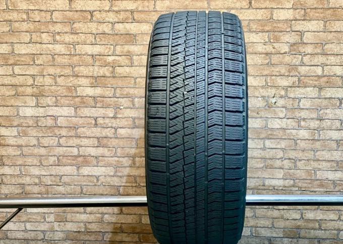 Bridgestone Blizzak VRX2 245/45 R18