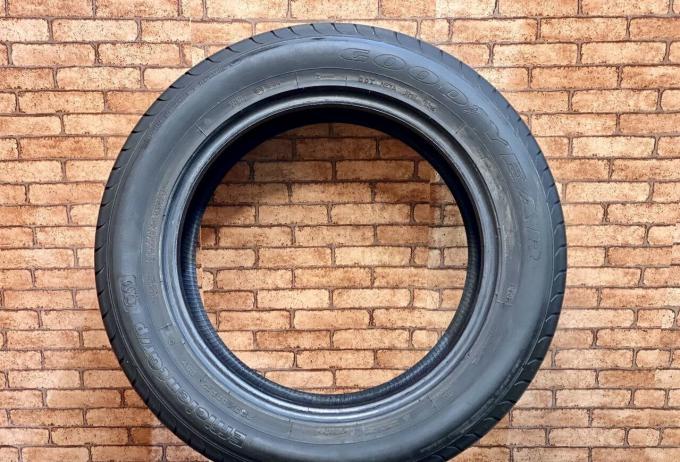 Goodyear EfficientGrip 235/55 R17