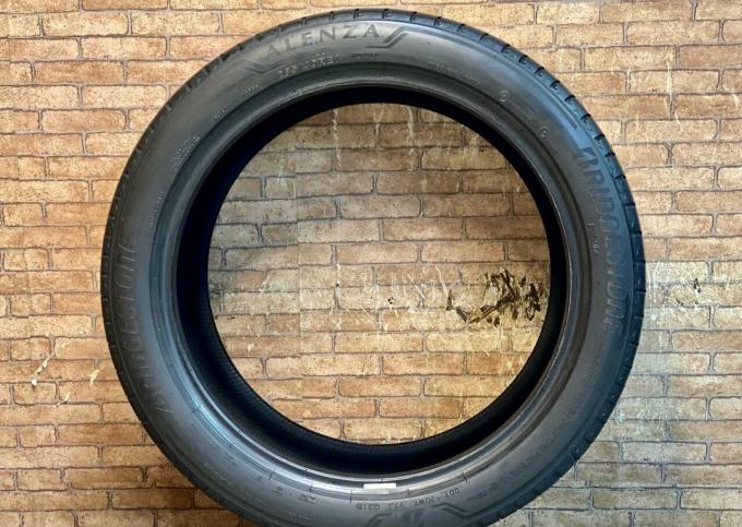 Bridgestone Alenza 001 285/40 R21