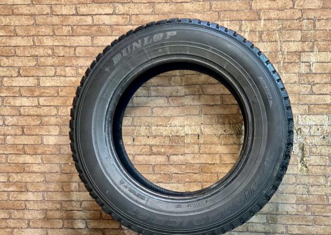 Dunlop SP Winter Ice 01 235/65 R17