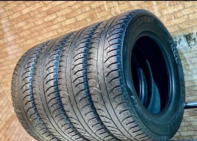 Bridgestone Ice Cruiser 7000 215/70 R16