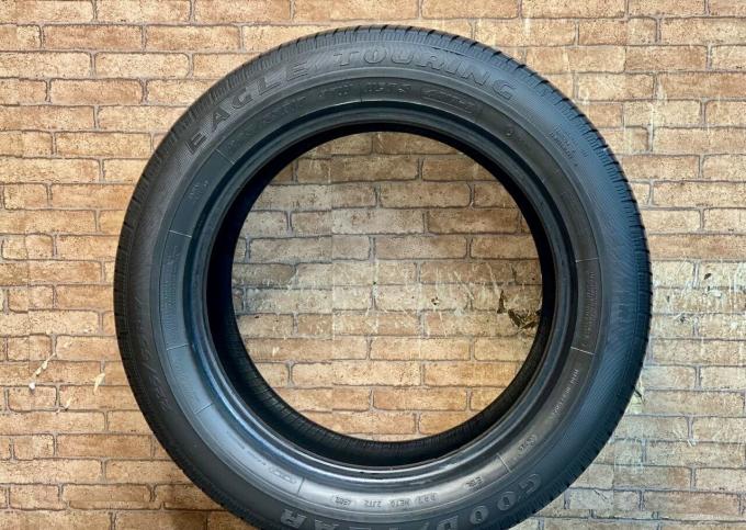 Goodyear Eagle Touring 225/55 R17