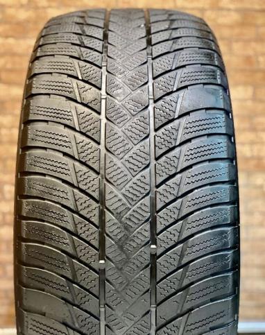 Bridgestone Blizzak LM-001 285/45 R21