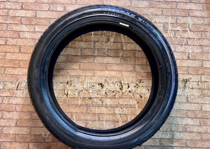 Bridgestone Blizzak LM-32 215/45 R20