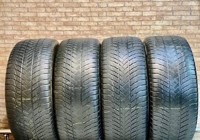 Bridgestone Blizzak LM-001 Evo 275/45 R20