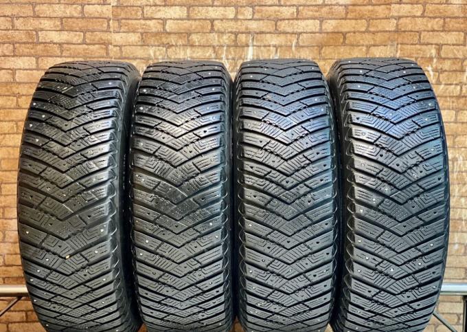 Goodyear UltraGrip Ice Arctic SUV 225/65 R17