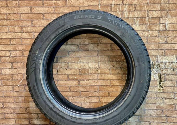 Bridgestone Blizzak Revo2 215/55 R17