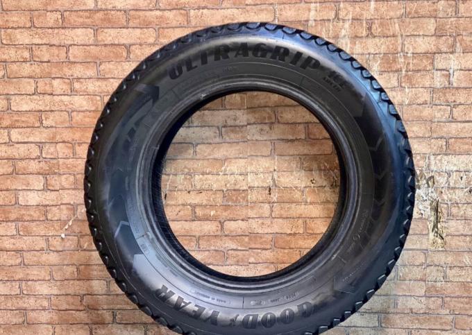 Goodyear Ultragrip Ice Arctic 215/65 R16