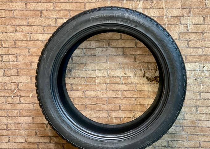 Nokian Tyres Hakkapeliitta 9 235/45 R18