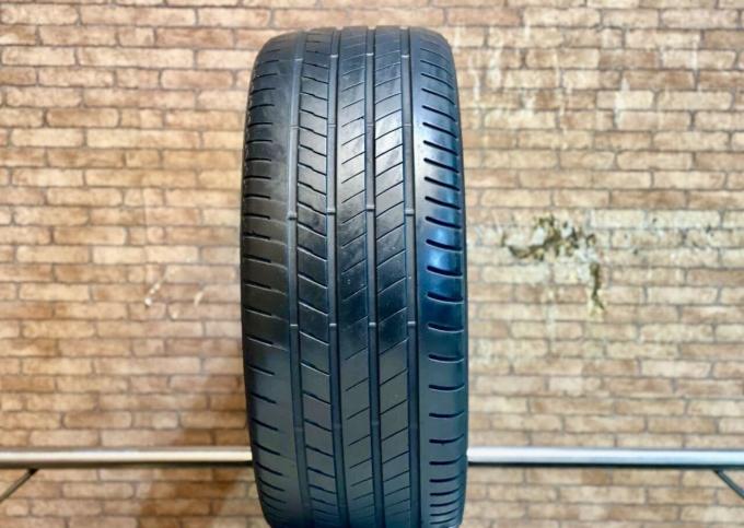 Bridgestone Alenza 001 275/45 R20