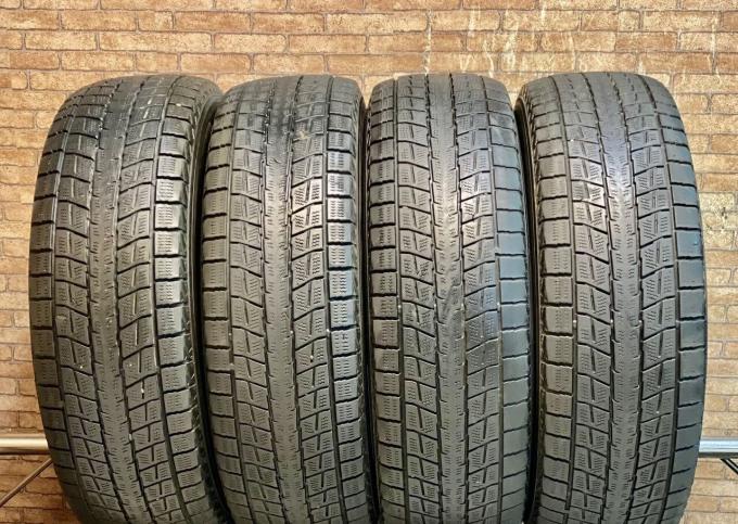 Dunlop Winter Maxx SJ8 215/70 R16