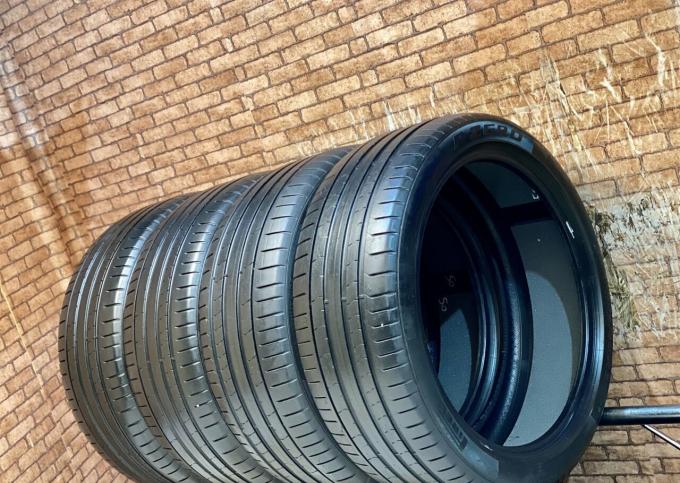 Pirelli P Zero PZ4 255/40 R21