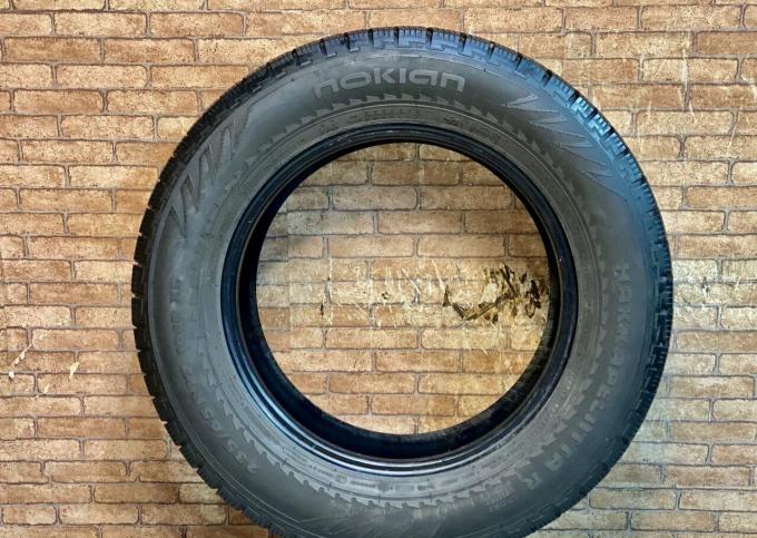 Nokian Tyres Hakkapeliitta R SUV 235/65 R17