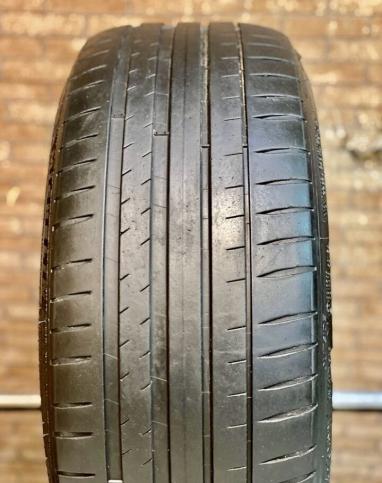 Michelin Pilot Sport 4 225/40 R19