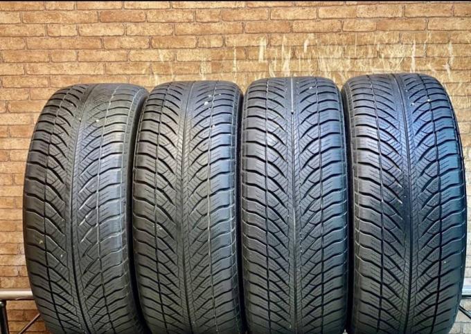 Goodyear UltraGrip 8 225/55 R17