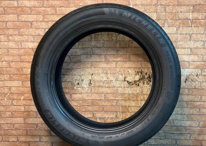 Michelin Pilot Sport 4 SUV 235/55 R19