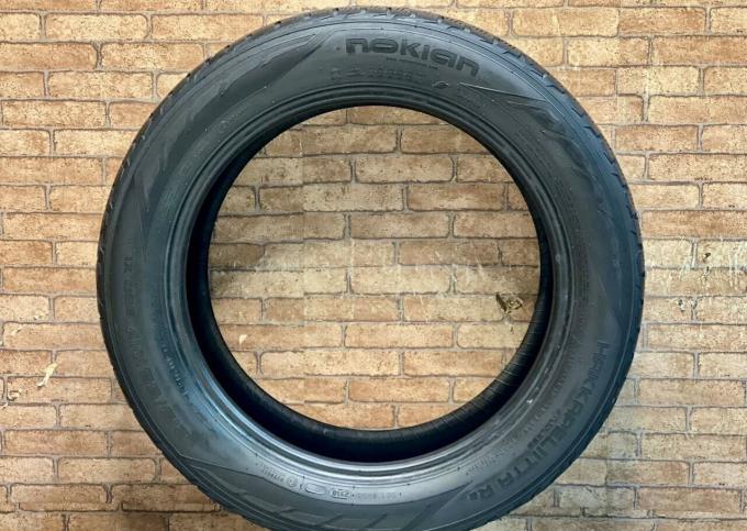 Nokian Tyres Hakkapeliitta R2 215/55 R17